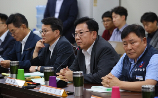 3일 세종시 정부세종청사에서 최저임금위원회 제8차 전원회의가 진행되고 있다. 연합뉴스